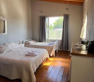 Colonia Catriel House | Hospedaje Catriel Habitación Privada con Check-in Autónomo