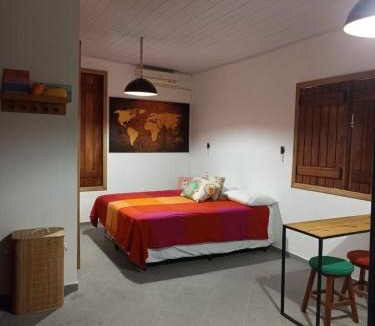 Pontal Apartment | Apartamento Charmoso - Localização Privilegiada Enfrente Aeroporto - Perto de tudo - 2 minutos orla mar - Ar Cond, Frigobar, Tv 50, WIFI