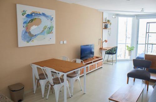 Buenos Aires Central Business District Apartment | Inmejorable! Piso alto en Centro BsAs, Moderno con parrilla y pileta 3 pax