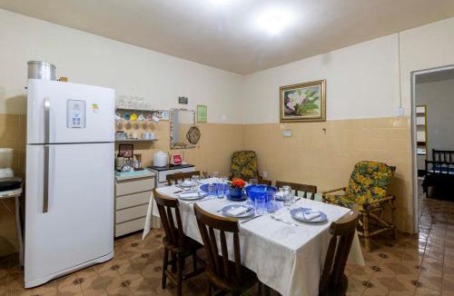 Guarau House | Casa rustica com Wi-Fi, garagem e aceita pet