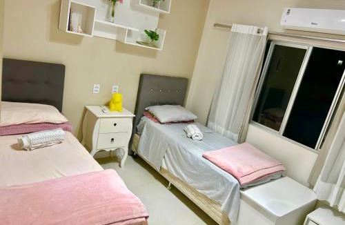 Centro House | Beira da praia, Quarto para até 2 pessoas, econômico, básico e confortável