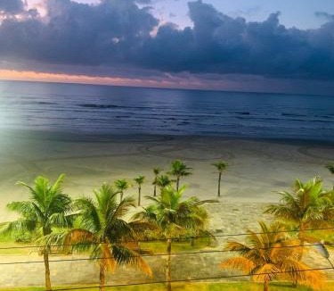 Florida Apartment | Apartamento frente mar com 3 suítes e 2 vagas de garagem