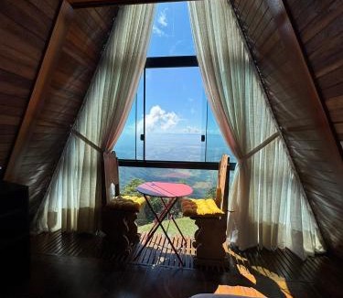 Monteiro Lobato Cabin | Mirante 45 - O Chalé mais alto do Brasil, localizado a 24km de Campos do Jordão