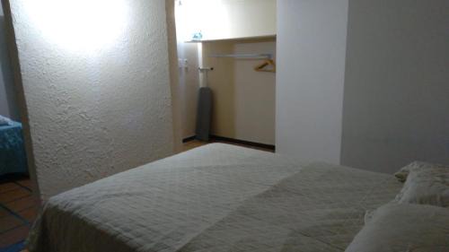 Ilheus Apartment | Apartamento Renoir, único por andar, 2 vagas de garagem e piscina - Centro, próximo ao Food Park