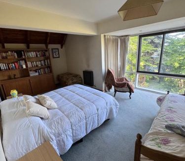 San Carlos de Bariloche Ski Chalet | Casa con parque y vista al lago