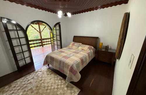 Sao Luiz Do Paraitinga Bed & Breakfast | Casarão verde
