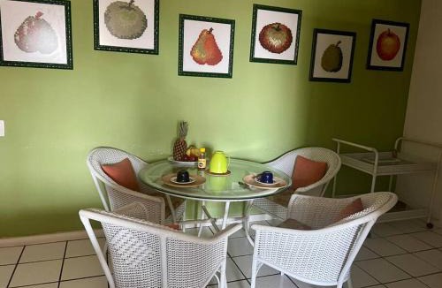 Santa Helena Apartment | Apart Hotel quarto e sala mobiliado na Enseada do Sua