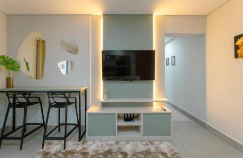 Zona 01 Apartment | Lindo Moderno e Central TV102