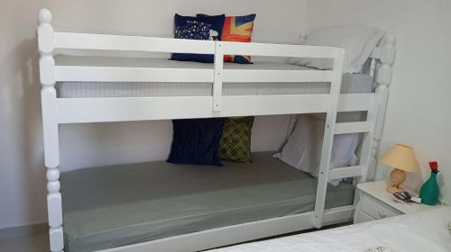 Ocian Apartment | Apartamento novo vista do mar 64m2 2 dorms Wi-fi estacionamento grátis Praia Grande Mirim