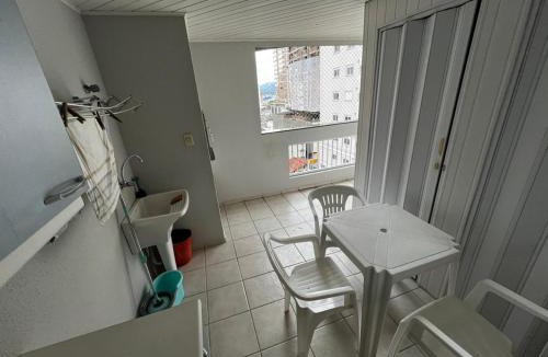 Andorinha Apartment | Ótimo apartamento de 2 quartos 2 bwcs em itapema meia praia - Aluguel de Temporada
