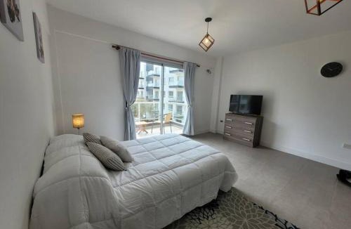 Ezeiza Apartment | Studio con vista al parque.