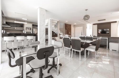 Nova Esperanca House | Casa com Piscina Privativa | 3 Suítes | Até 11 Hóspedes | Balneário Camboriú