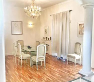 Acassuso Villa | Imponente casa estilo Paladio