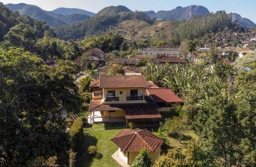 Lumiar House | Casa Di Maria 4 Quartos a 500m Centro - Sauna, Piscina, Fogão a Lenha, Churrasqueira - ACESSO PRIVATIVO AO AO RIO - Ideal para famílias