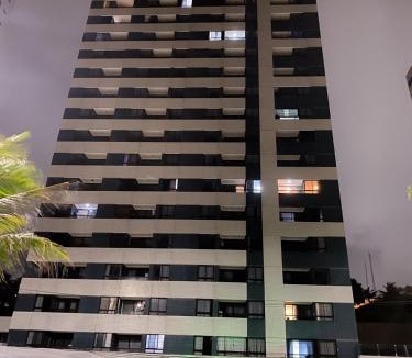 Areia Preta Apartment | Acomodação aconchegante à beira- mar