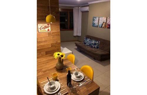Centro Apartment | GRAMADO SOLAR REAL - 2 APTS de 2 quartos no mesmo prédio, cada um comporta até 7 pessoas - IDEAL PARA GRUPOS - central - IDEAL PARA ANDAR A PÉ, nesta plataforma desde janeiro de 2016, oferecemos CREDIBILIDADE - seu PET é bem-vindo - GARAGEM COBERTA