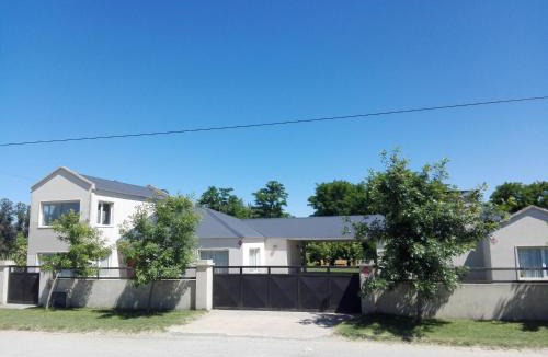 Tandil Villa | Villa Clarita Tandil