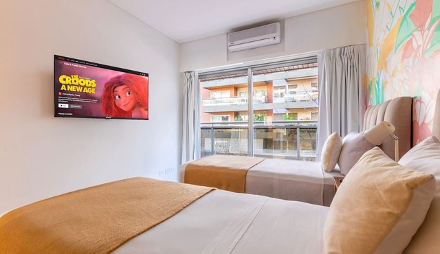 2BR Family Apt Puente de la Mujer View
