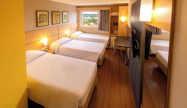 Hus Hotel Dourados