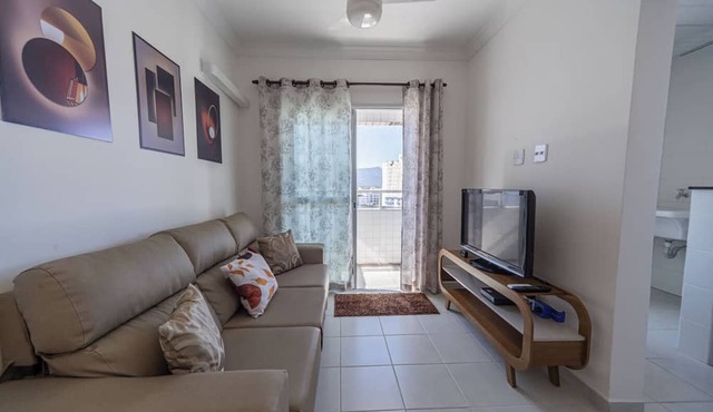 Apto com Ar e 2 Dorm na Vila Mirim Perto da Praia