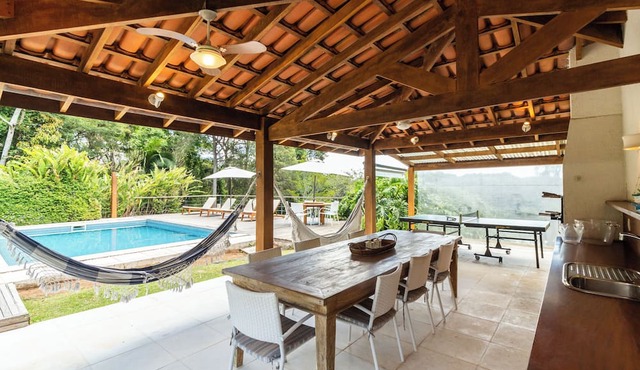 Paraíso à Beira da Represa: Casa Luxuosa com Piscina no Veleiros de Ibiúna! in Bairro da Ressaca Ibiúna