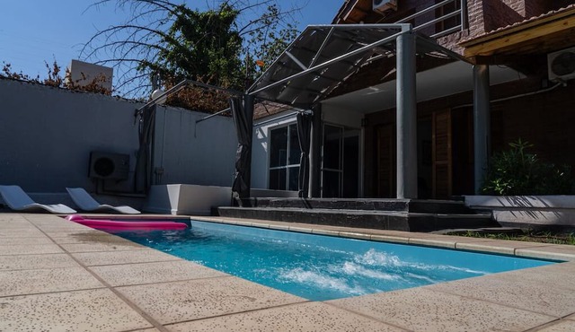 Hermosa casa para 16p con pileta+jacuzzi in Godoy Cruz