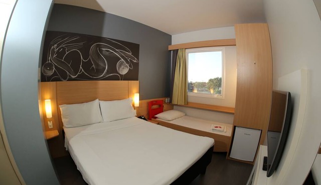 ibis Jatai Shopping
