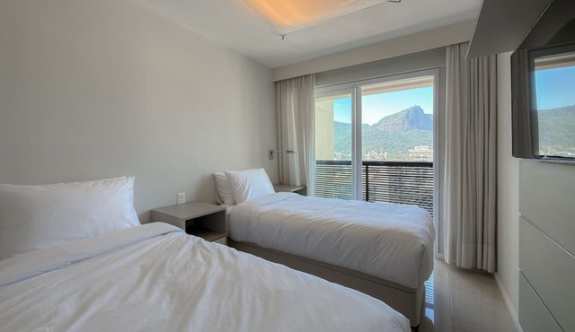Ipanema 2 Suites Ocean View 1min to Beach