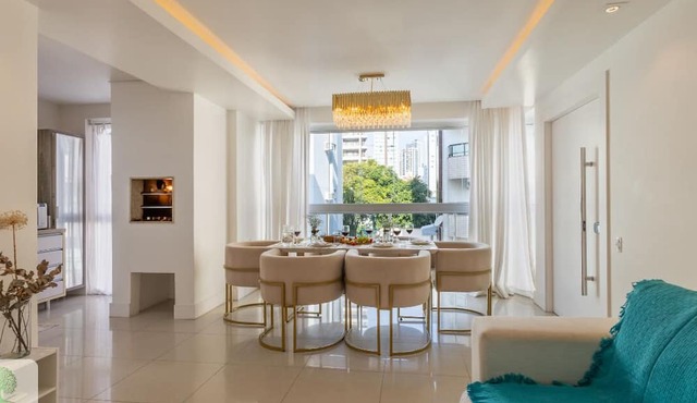 300m from the sea, 3 Suites, 2 Garages