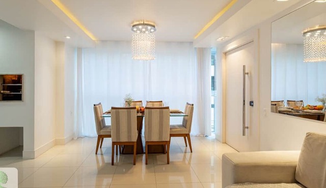Top apartment, 3 suites, Jacuzzi, 2 garages