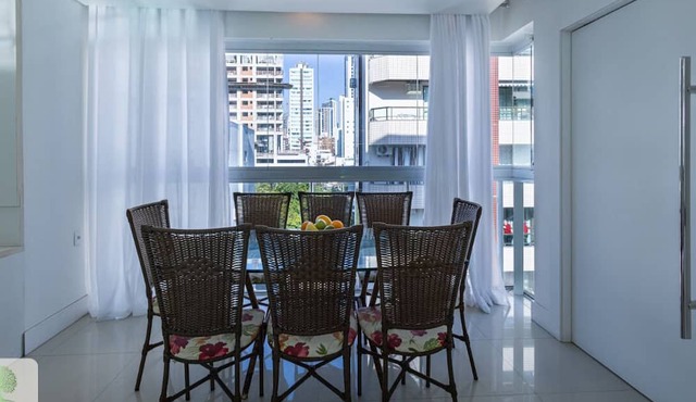 Duplex, 5 suites, Jacuzzi, 2 garages
