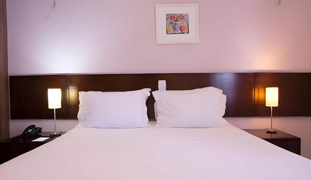 Bright Room Near Mucuripe Beach & Handicraft Fair - with Outdoor Swimming Pool! in Ceará