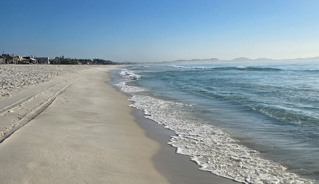 Beachfront house, your haven in paradise between Cabo Frio and Arraial do Cabo. in Foguete Cabo Frio