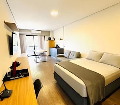 Studio - Espaçoso, Moderno e Novinho!