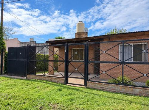 Casa cómoda y espaciosa en espacio perirural in Luján