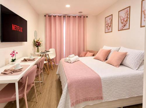 Apartamento ROSA lindissimo para casal no Moov Belem Mooca in São Paulo