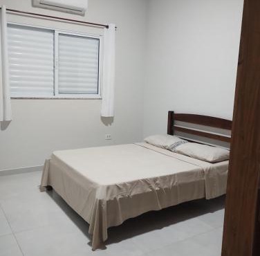 Casa Boracéia, 1 Suíte, 2 Quartos e 1 banheiro, próximo à praia in São Sebastião