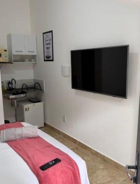 Studio Privativo com TV e Banheiro Exclusivo