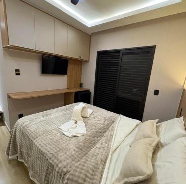 Suite Conceito Reformada com Cozinha Planejada, Iluminacao Cenica e Piscina Resort em Serra Negra