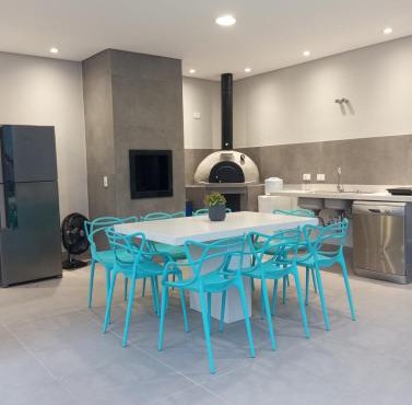 Casa Climatizada, Piscina AQUECIDA, em Pontal do Sul, Próximo as Marinas