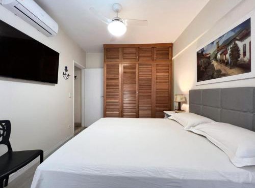 200m from the beach | 133m² | BBQ | 8 people in Guarujá