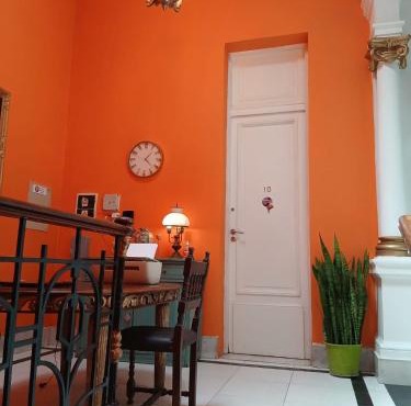 Pin-up hostel