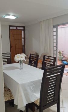 Casa de 4 quartos com piscina e churrasqueira ao lado do aeroporto in Goiânia