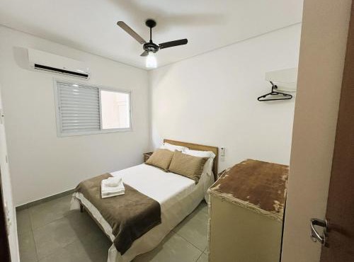 Apt 24 Em frente ao Sesc - Wi-Fi - Ar - Garagem