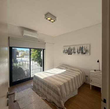 Departamento moderno con patio y pileta
