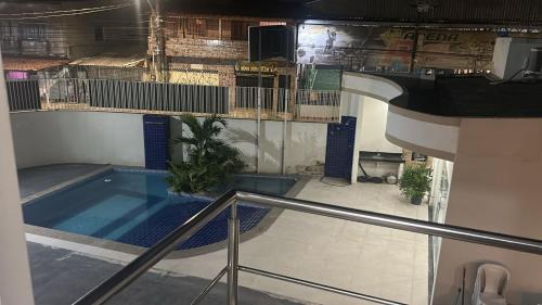 Casa com Piscina e quartos amplos