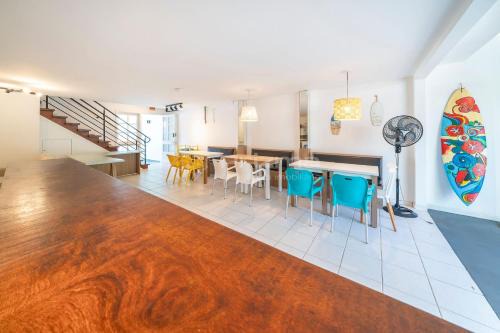 Casa familiar na exuberante praia de 4 ilhas. in Bombinhas