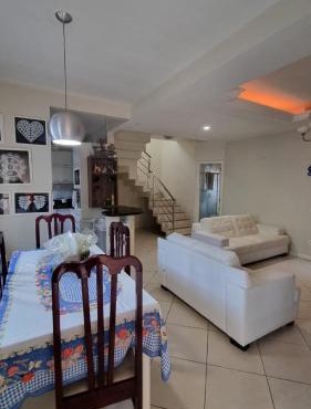 Casa 3 quartos a 50m da bela praia da Armação