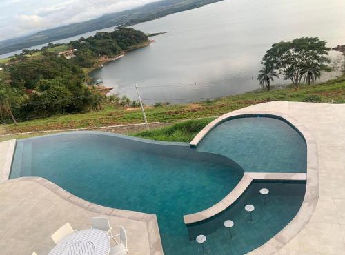 RESERVA FIGUEIRA Casa no lago de Furnas - São José da Barra, MG