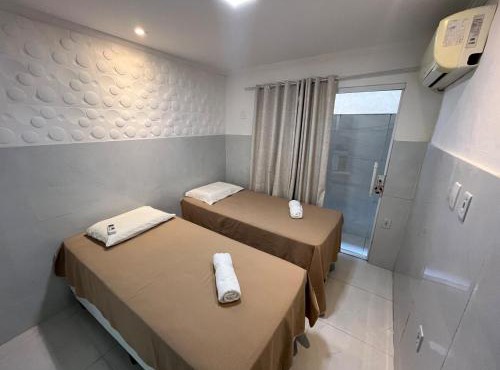 Casa com piscina a 70 metros do mar